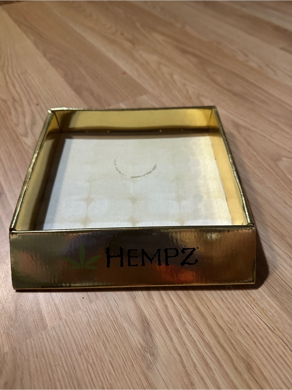 Hempz travel size lotion display stand good condition